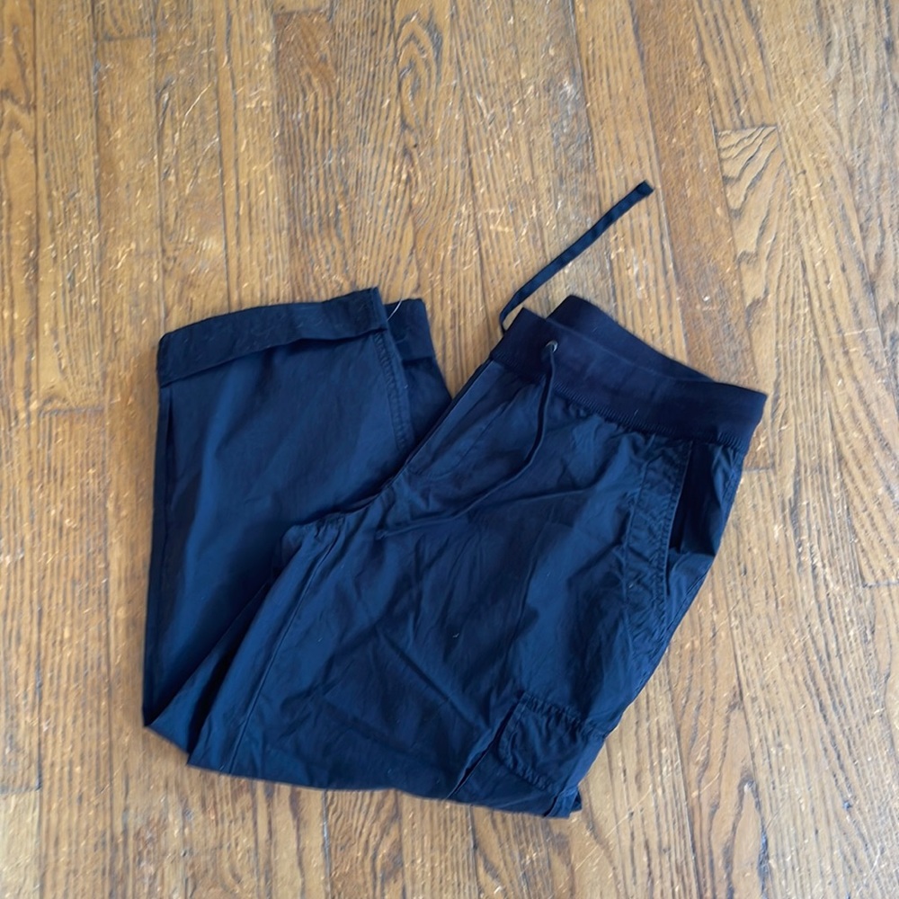 NWT Victorias Secret cotton London Jean pull on cargo pants. Size L